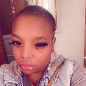 Meet your Posher, Crystal